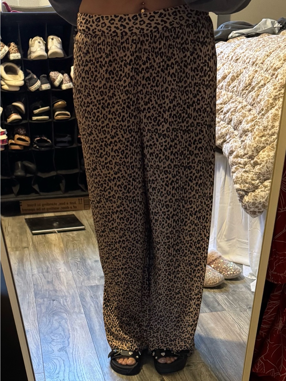 BOLD elements Leopard Print Wide-Leg Pants - Tan & Black - Picture 7 of 12